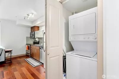 4547 8th Avenue NE #508, Seattle, WA 98105 - Photo 9