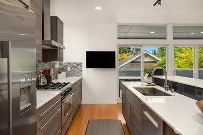 649 NW 83rd Street, Seattle, WA 98117 - Photo 15