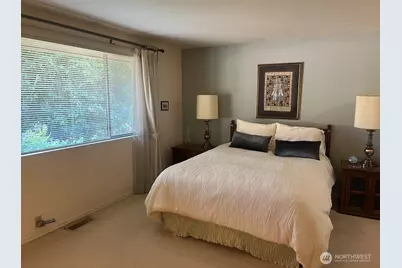 6817 129th Place SE, Bellevue, WA 98006 - Photo 9