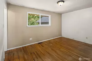18061 28th Ave NE, Lake Forest Park, WA 98155 - Photo 7