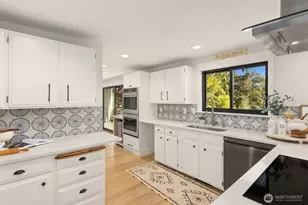 15041 Skogen Ln NE, Bainbridge Island, WA 98110 - Photo 11