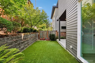 8710 112th Avenue NE, Kirkland, WA 98033 - Photo 25