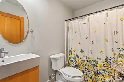 9682 Beacon Avenue S, Seattle, WA 98118 - Photo 15