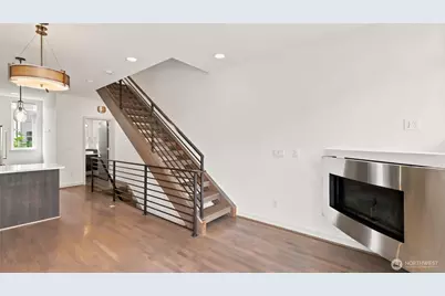 7459 Woodlawn Avenue NE #A, Seattle, WA 98115 - Photo 5