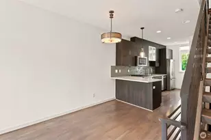 7459 Woodlawn Ave NE, Seattle, WA 98115 - Photo 7