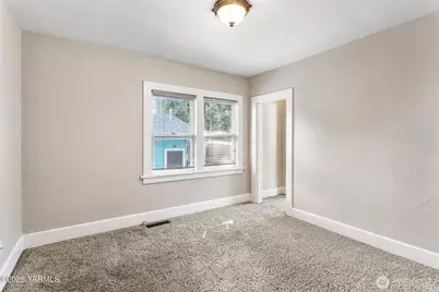 218 S 15th Avenue, Yakima, WA 98902 - Photo 13