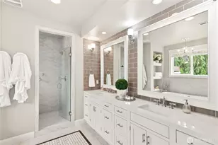 9831 NE 16th St, Bellevue, WA 98004 - Photo 27