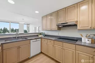 177 107th Ave NE, Bellevue, WA 98004 - Photo 3