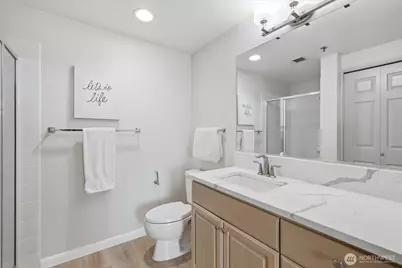 177 107th Ave NE #1204, Bellevue, WA 98004 - Photo 11