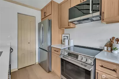 15210 Macadam Rd S #D301, Tukwila, WA 98188 - Photo 5