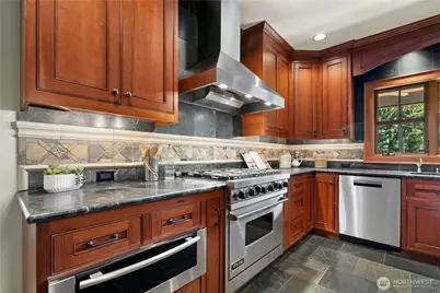 21241 SE 40th Street, Sammamish, WA 98075 - Photo 11