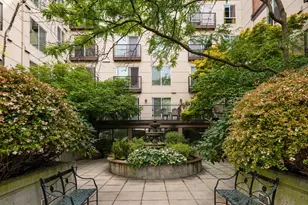 323 Queen Anne Ave N, Seattle, WA 98109 - Photo 29