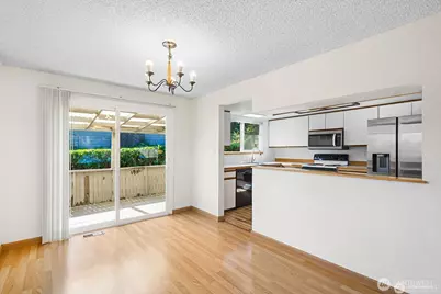 14221 SE 10th Place, Bellevue, WA 98007 - Photo 7