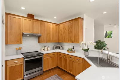 346 Wyatt Way NE #10, Bainbridge Island, WA 98110 - Photo 13