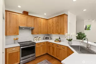 346 Wyatt Way NE, Bainbridge Island, WA 98110 - Photo 13