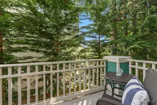 346 Wyatt Way NE, Bainbridge Island, WA 98110 - Photo 23
