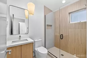 1220 NE 100th St, Seattle, WA 98125 - Photo 21