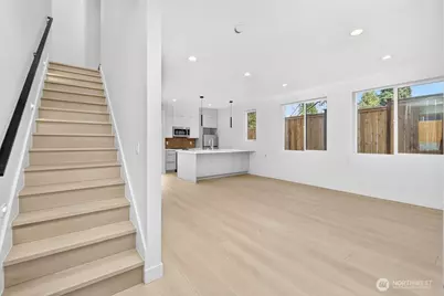 1220 NE 100th Street, Seattle, WA 98125 - Photo 3