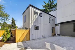 1220 NE 100th St, Seattle, WA 98125 - Photo 27