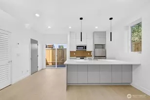 1220 NE 100th St, Seattle, WA 98125 - Photo 7