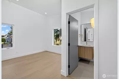 1220 NE 100th Street, Seattle, WA 98125 - Photo 19