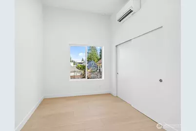 1220 NE 100th Street, Seattle, WA 98125 - Photo 17