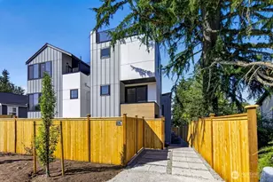1218 NE 100th St, Seattle, WA 98125 - Photo 3