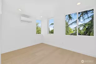 1218 NE 100th St, Seattle, WA 98125 - Photo 17