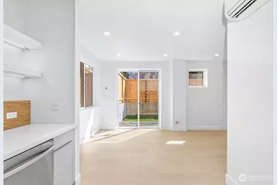 1218 NE 100th Street, Seattle, WA 98125 - Photo 11