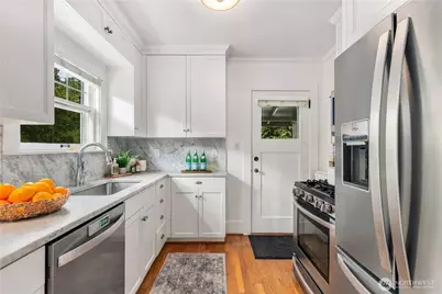 3613 35th Avenue SW, Seattle, WA 98126 - Photo 11