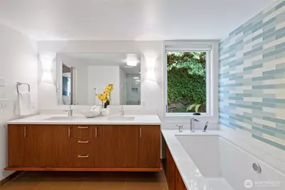 2730 53rd Avenue SW, Seattle, WA 98116 - Photo 15