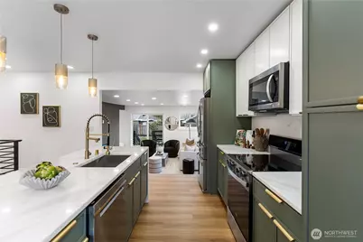 618 N 125th Street, Seattle, WA 98133 - Photo 9