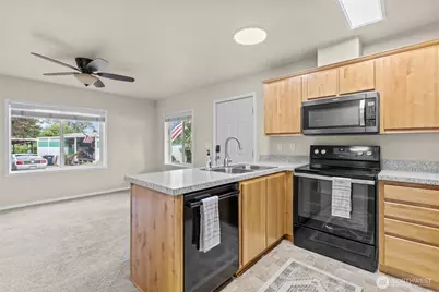14322 Admiralty Way #12, Lynnwood, WA 98087 - Photo 7