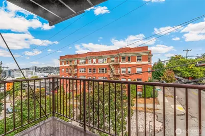 321 E Thomas Street #303, Seattle, WA 98102 - Photo 11