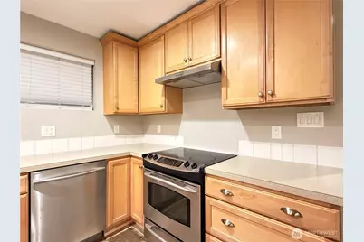 11006 83 Avenue NE #B, Kirkland, WA 98034 - Photo 5