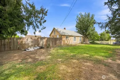 703 N 5th Street, Grandview, WA 98930 - Photo 15