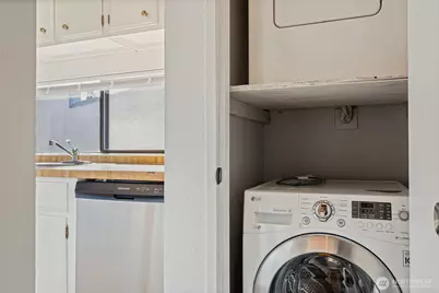 2619 58th Avenue SW #Upper, Seattle, WA 98116 - Photo 13