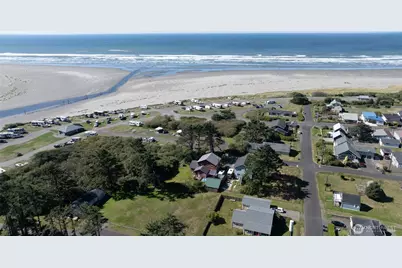 45 S Third Street, Pacific Beach, WA 98571 - Photo 5