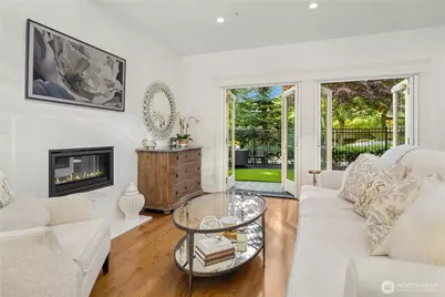 9801 NE 4th Street #D, Bellevue, WA 98004 - Photo 11