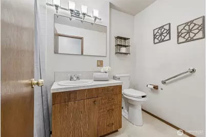 13742 39th Avenue NE, Seattle, WA 98125 - Photo 21