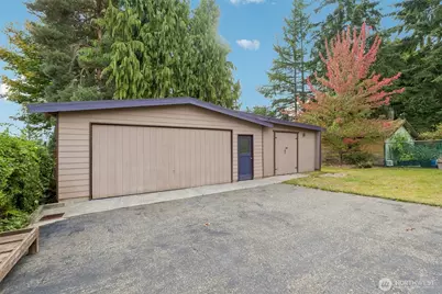 13742 39th Avenue NE, Seattle, WA 98125 - Photo 31