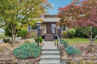 13742 39th Avenue NE, Seattle, WA 98125 - Photo 1