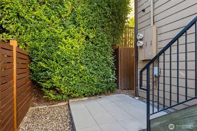 1216 E Fir Street #A, Seattle, WA 98122 - Photo 19