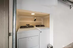 1216 E Fir St, Seattle, WA 98122 - Photo 17