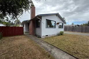 814 W 11th St, Port Angeles, WA 98363 - Photo 23
