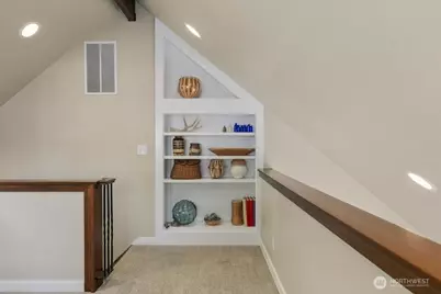 9376 Endicott Street NE, Bainbridge Island, WA 98110 - Photo 21