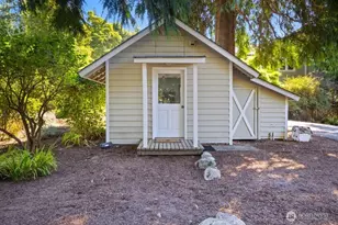 9376 Endicott St NE, Bainbridge Island, WA 98110 - Photo 37
