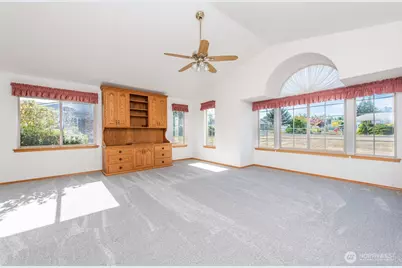 100 Bay View St, Sequim, WA 98382 - Photo 15