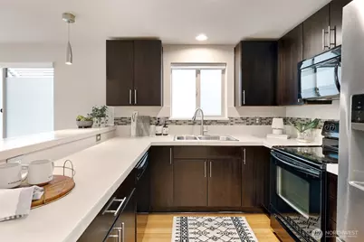 12010 31st Avenue NE #B, Seattle, WA 98125 - Photo 17