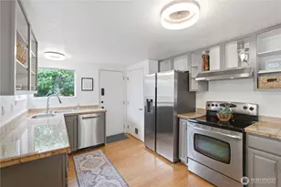 8012 25th Ave NW, Seattle, WA 98117 - Photo 11